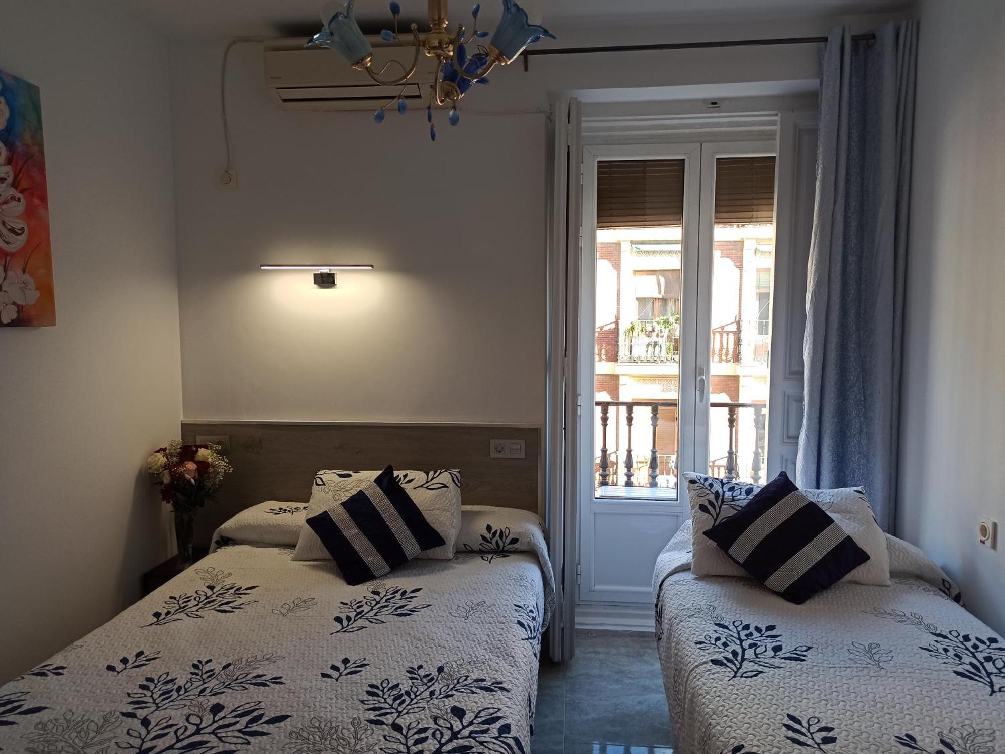 Hostal Huespedes Toledo Madrid Exterior foto